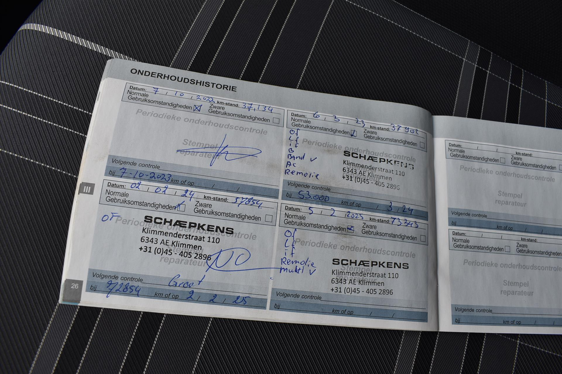 45412845-9.jpg