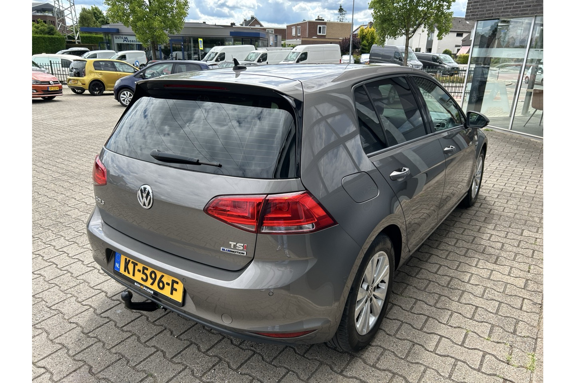 46099485-18.jpg