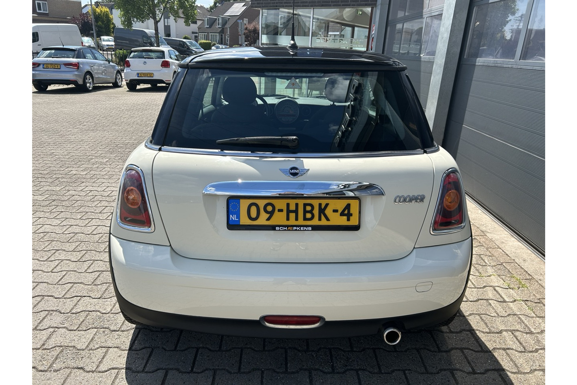 46399931-15.jpg