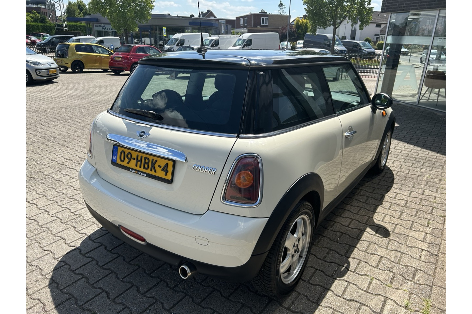 46399931-16.jpg